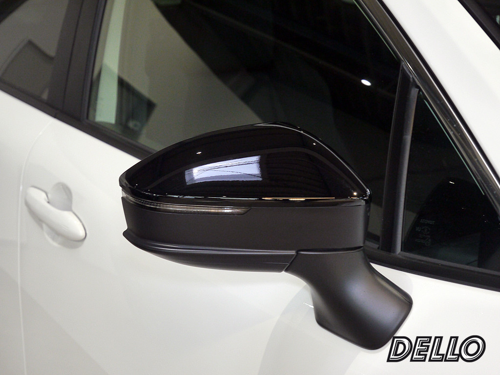 Fahrzeugansicht TOYOTA Corolla Cross 2.0 Hybrid - Bild 6