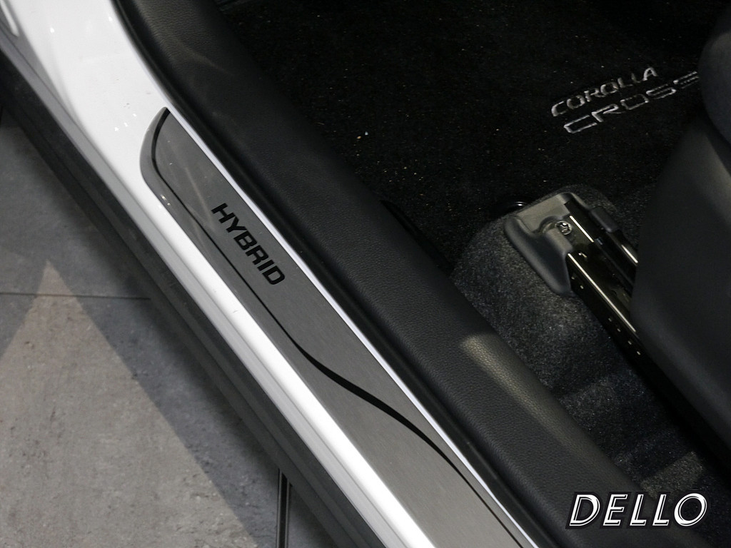 Fahrzeugansicht TOYOTA Corolla Cross 2.0 Hybrid - Bild 35