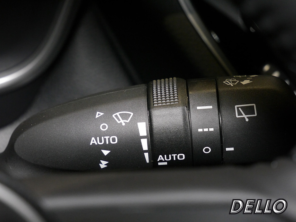 Fahrzeugansicht TOYOTA Corolla Cross 2.0 Hybrid - Bild 32