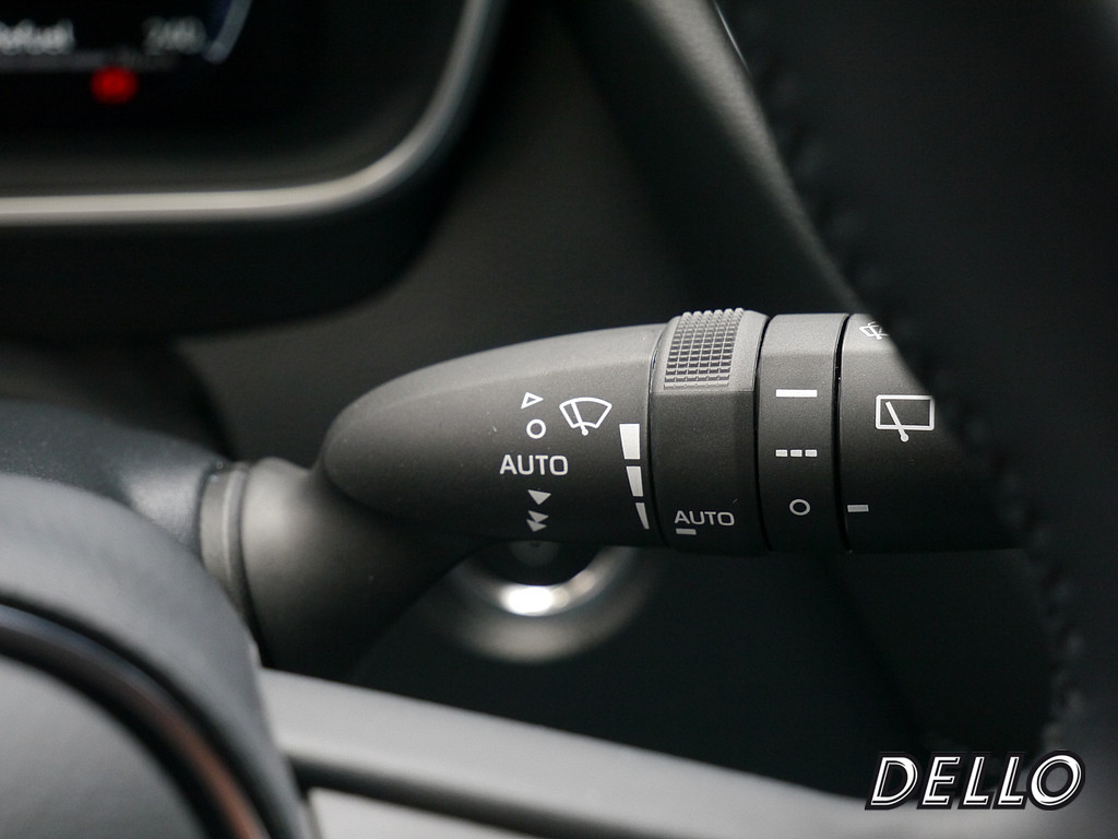 Fahrzeugansicht TOYOTA Corolla 1.8 Hybrid Teamplayer - Bild 19