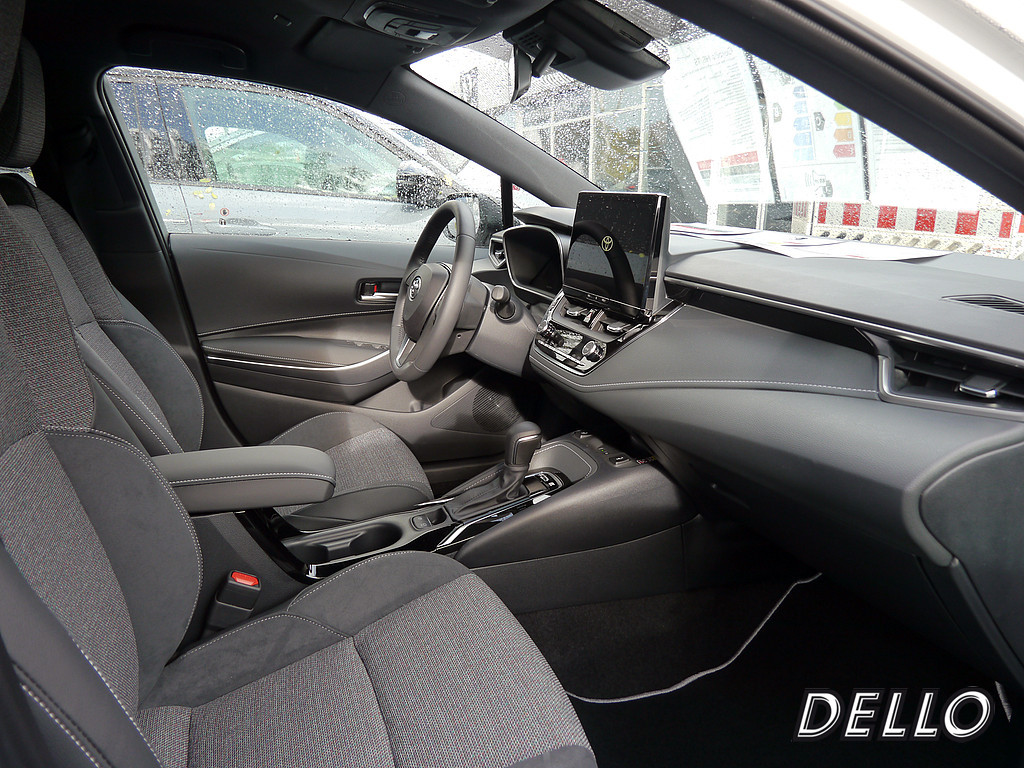 Fahrzeugansicht TOYOTA Corolla 1.8 Hybrid Teamplayer - Bild 29