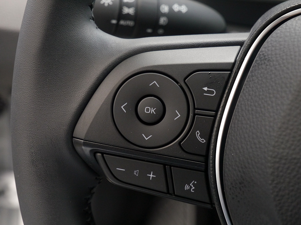 Fahrzeugansicht TOYOTA Corolla 1.8 Hybrid Teamplayer - Bild 17