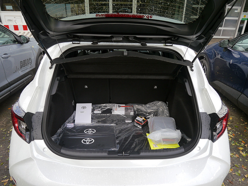 Fahrzeugansicht TOYOTA Corolla 1.8 Hybrid Teamplayer - Bild 4