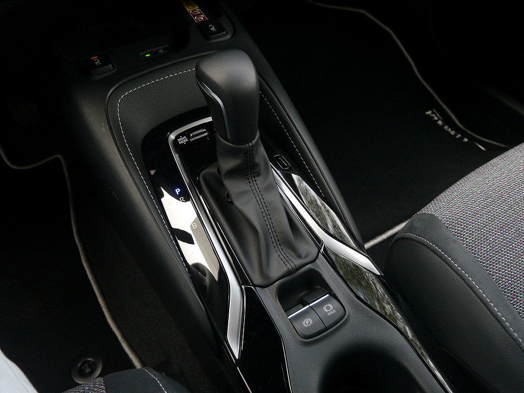 Fahrzeugansicht TOYOTA Corolla 1.8 Hybrid Teamplayer - Bild 15