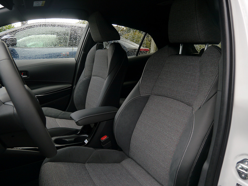 Fahrzeugansicht TOYOTA Corolla 1.8 Hybrid Teamplayer - Bild 22