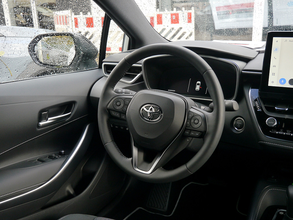 Fahrzeugansicht TOYOTA Corolla 1.8 Hybrid Teamplayer - Bild 32