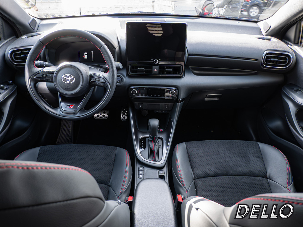 Fahrzeugansicht TOYOTA Yaris 1.5 Hybrid GR Sport - Bild 4
