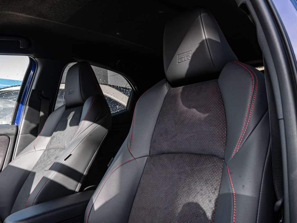 Fahrzeugansicht TOYOTA Yaris 1.5 Hybrid GR Sport - Bild 30