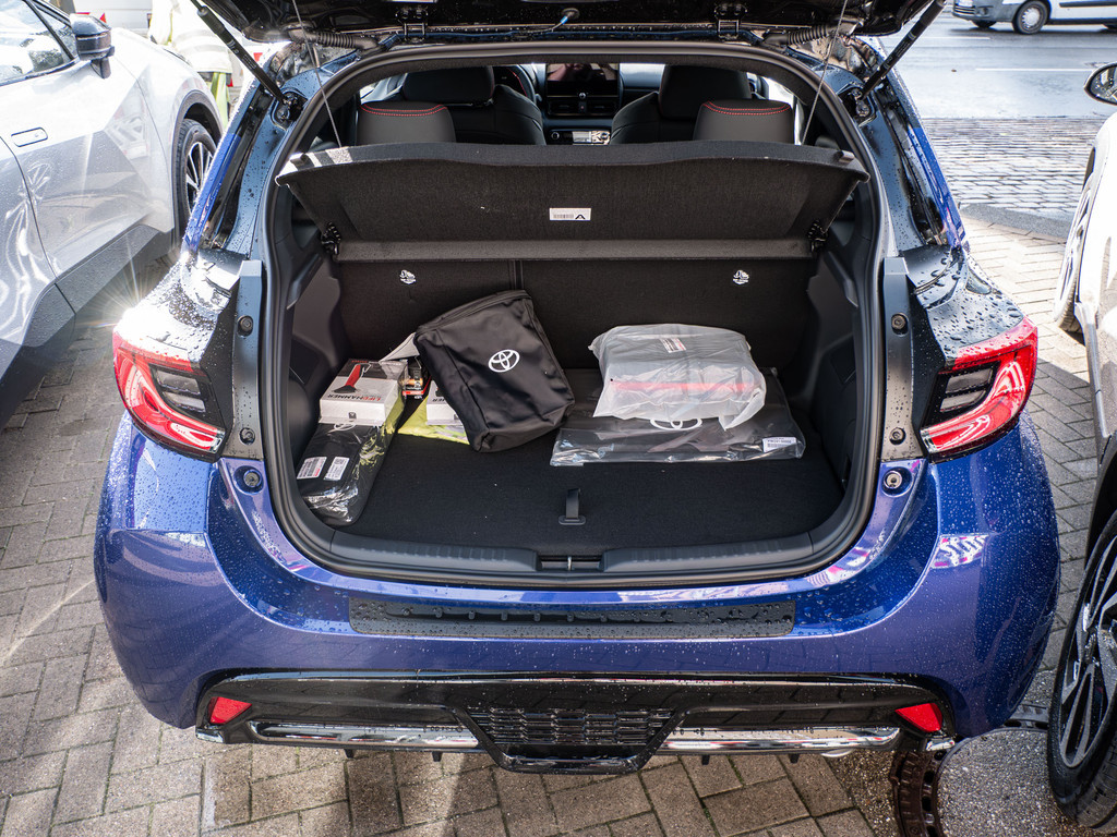 Fahrzeugansicht TOYOTA Yaris 1.5 Hybrid GR Sport - Bild 2