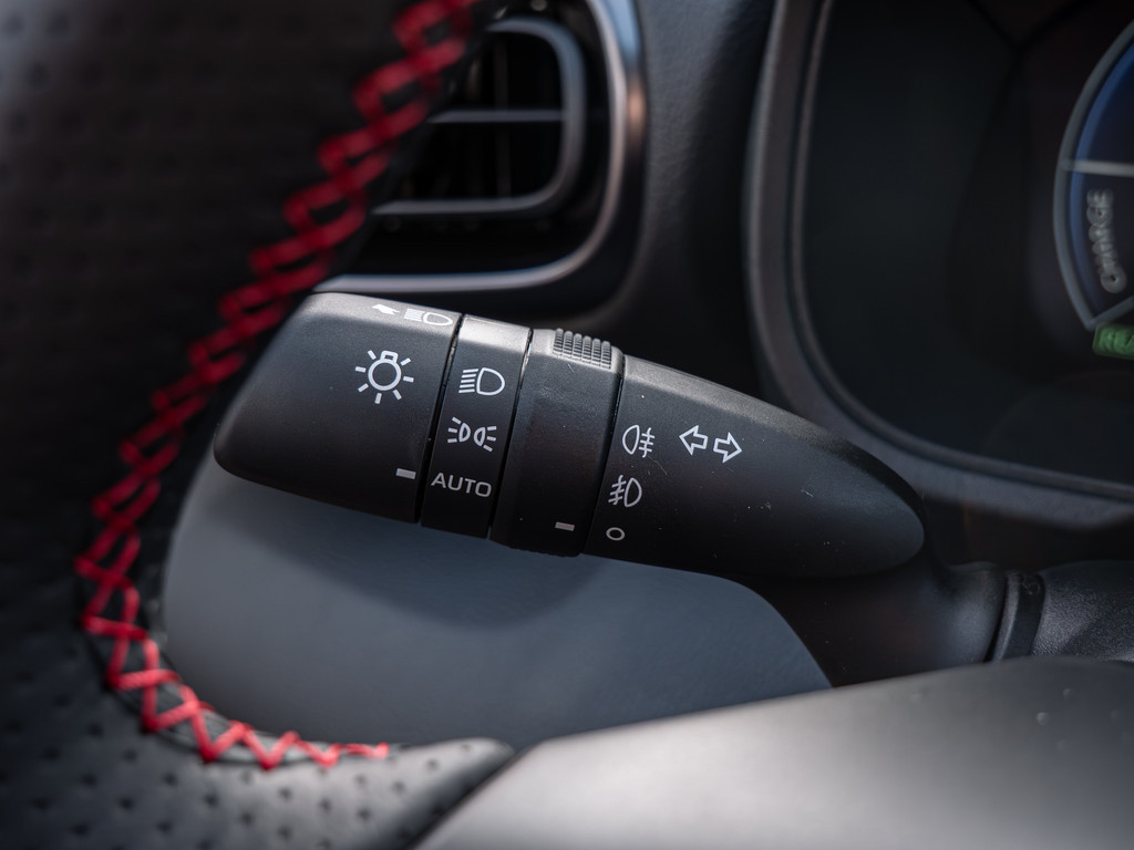 Fahrzeugansicht TOYOTA Yaris 1.5 Hybrid GR Sport - Bild 24