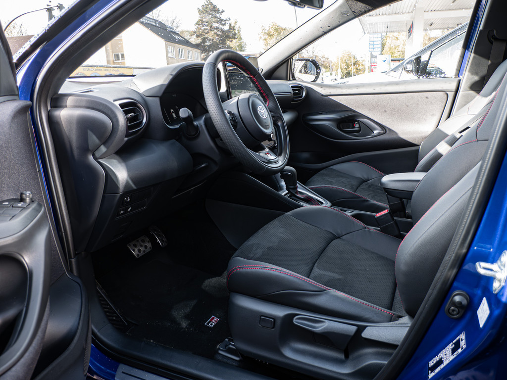 Fahrzeugansicht TOYOTA Yaris 1.5 Hybrid GR Sport - Bild 38