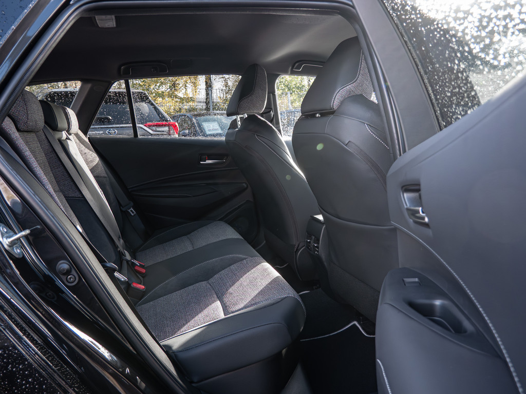 Fahrzeugansicht TOYOTA Corolla Touring Sports 2.0 Hybrid Teamplayer - Bild 3