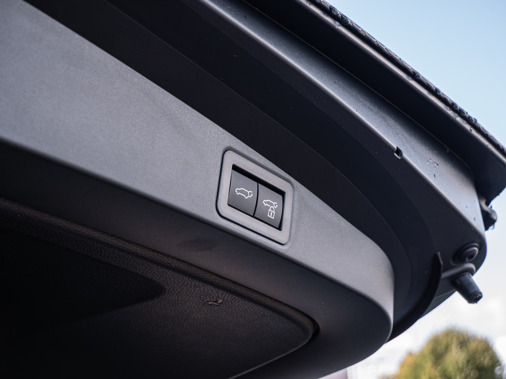 Fahrzeugansicht TOYOTA Corolla Touring Sports 2.0 Hybrid Teamplayer - Bild 9