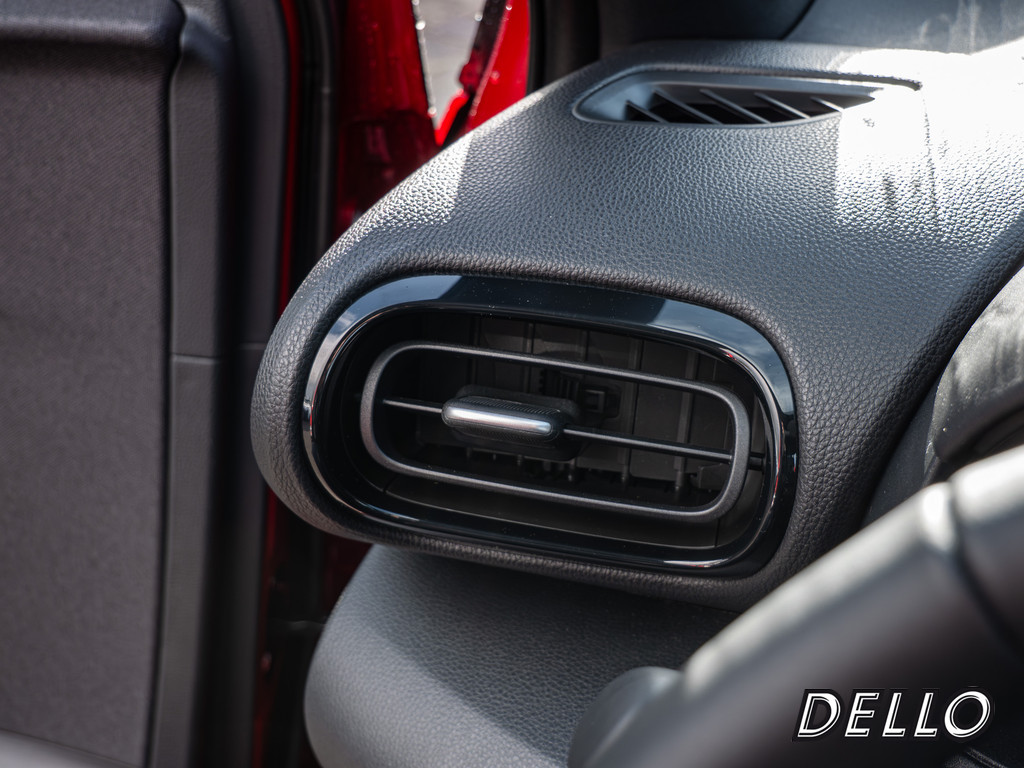 Fahrzeugansicht TOYOTA Yaris 1.5 Hybrid Style Plus - Bild 29