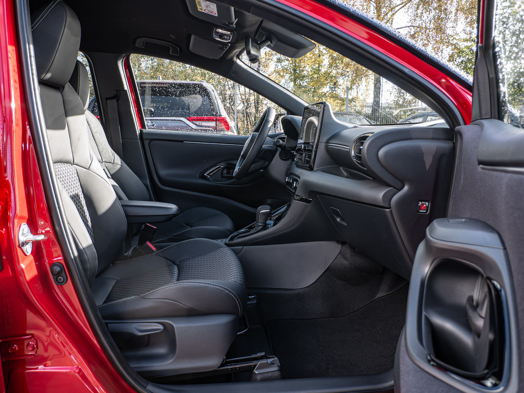 Fahrzeugansicht TOYOTA Yaris 1.5 Hybrid Style Plus - Bild 3