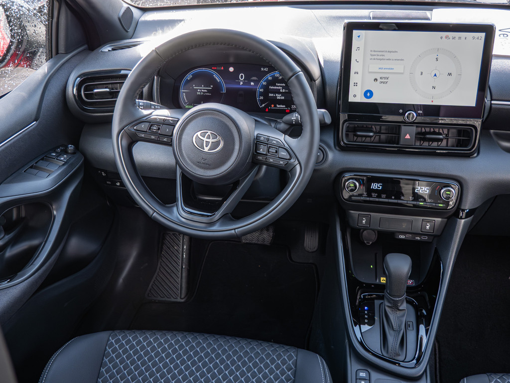 Fahrzeugansicht TOYOTA Yaris 1.5 Hybrid Style Plus - Bild 6