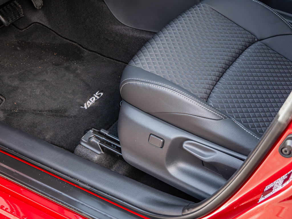 Fahrzeugansicht TOYOTA Yaris 1.5 Hybrid Style Plus - Bild 32