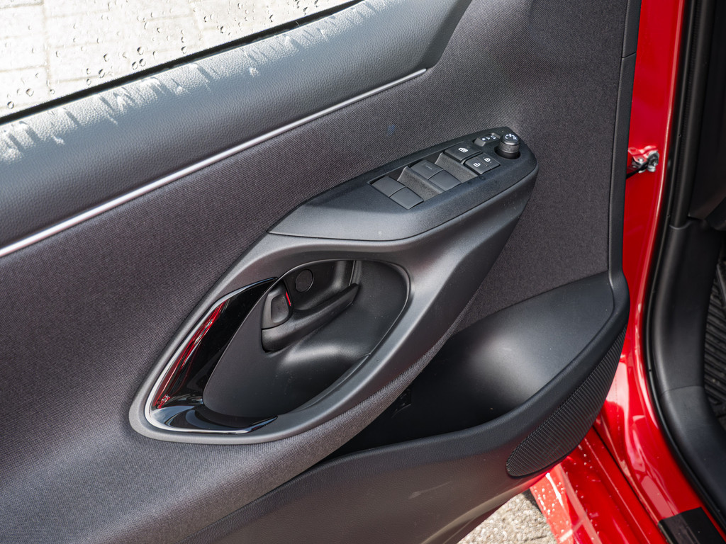 Fahrzeugansicht TOYOTA Yaris 1.5 Hybrid Style Plus - Bild 33