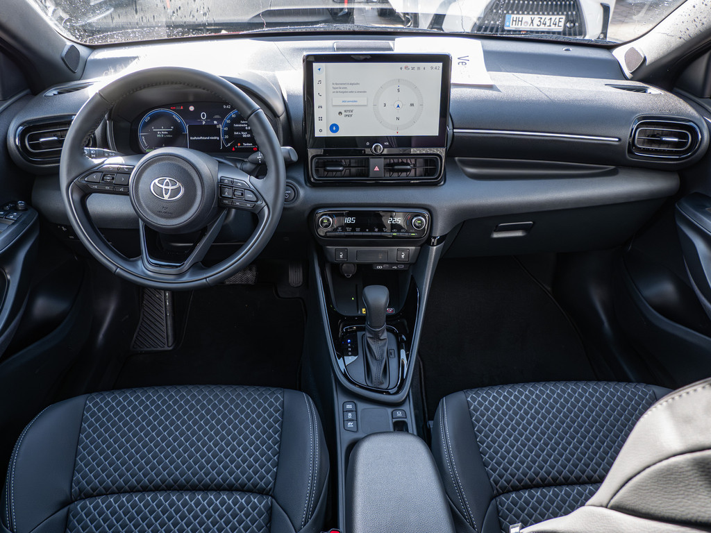 Fahrzeugansicht TOYOTA Yaris 1.5 Hybrid Style Plus - Bild 5