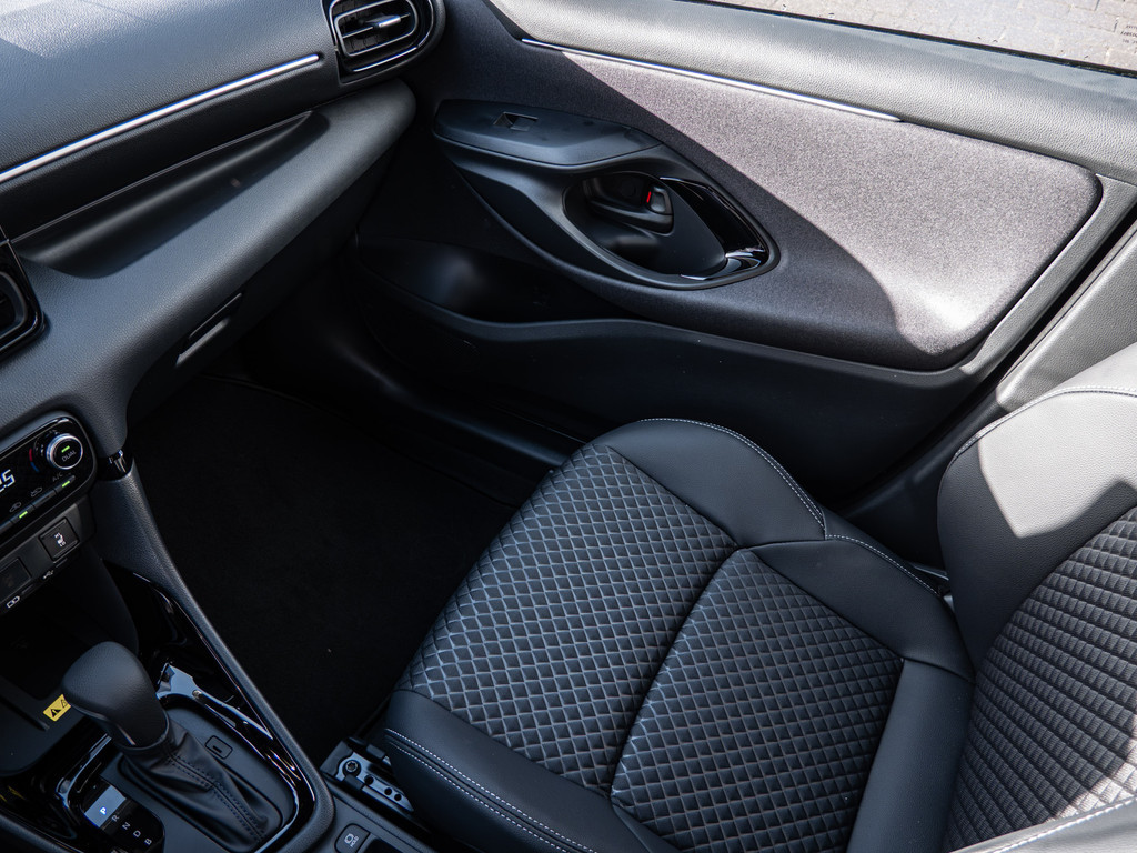 Fahrzeugansicht TOYOTA Yaris 1.5 Hybrid Style Plus - Bild 20