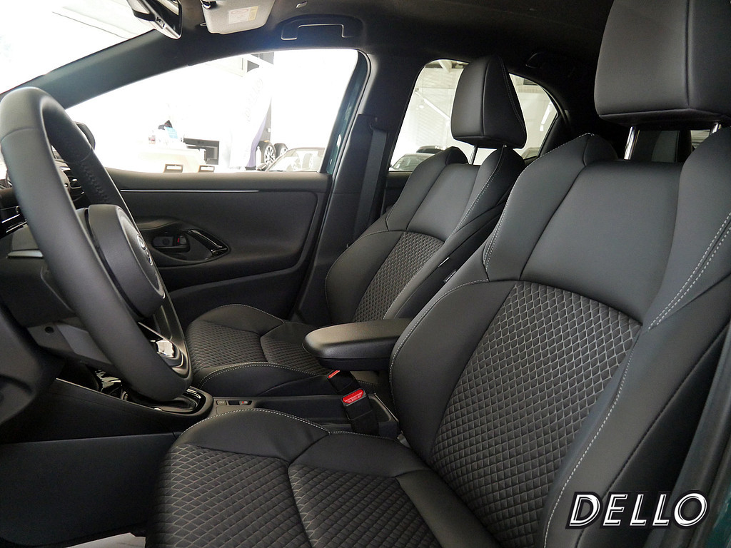 Fahrzeugansicht TOYOTA Yaris Hybrid 1.5 VVT-i Style Plus - Bild 28