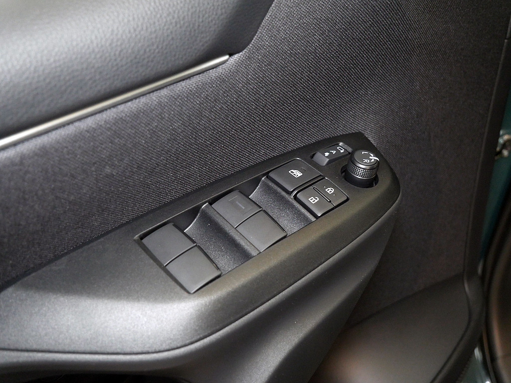 Fahrzeugansicht TOYOTA Yaris Hybrid 1.5 VVT-i Style Plus - Bild 9