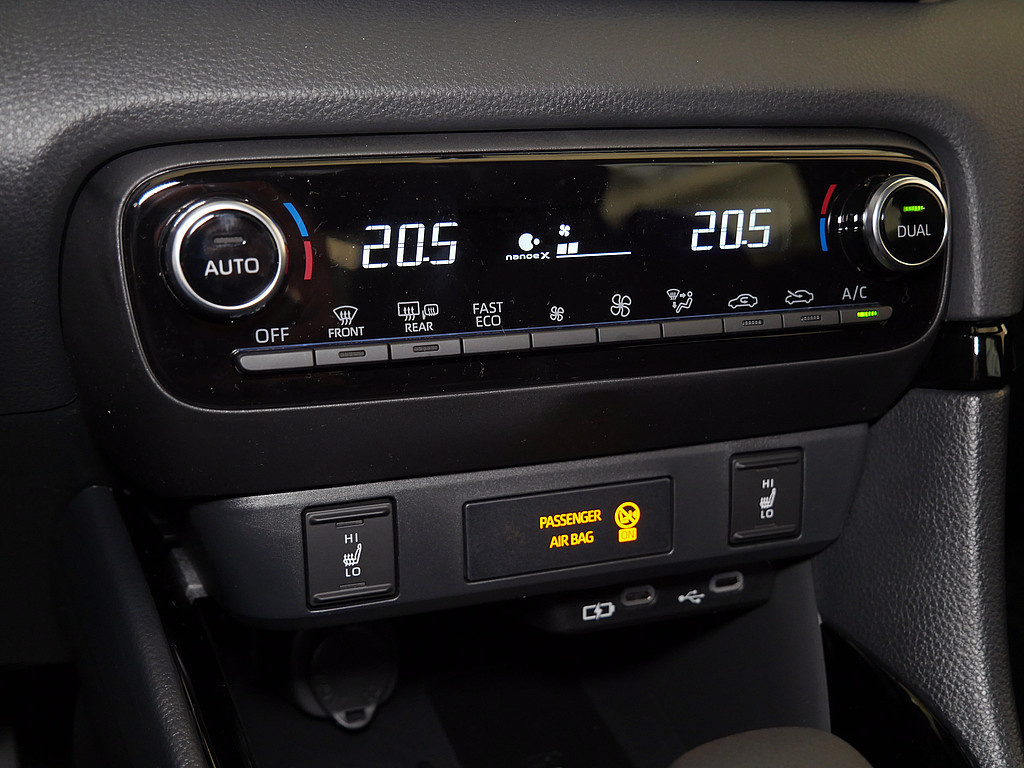 Fahrzeugansicht TOYOTA Yaris Hybrid 1.5 VVT-i Style Plus - Bild 16