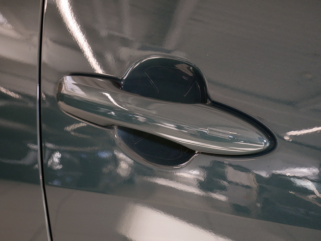 Fahrzeugansicht TOYOTA Yaris Hybrid Style Plus - Bild 6