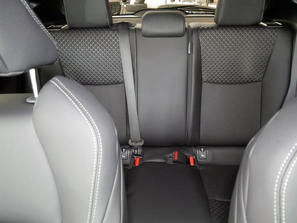 Fahrzeugansicht TOYOTA Yaris Hybrid Style Plus - Bild 29