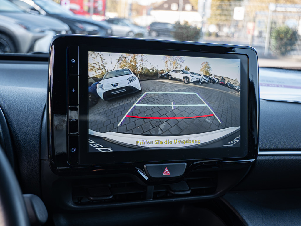 Fahrzeugansicht TOYOTA Yaris Cross Hybrid Team D - Bild 17