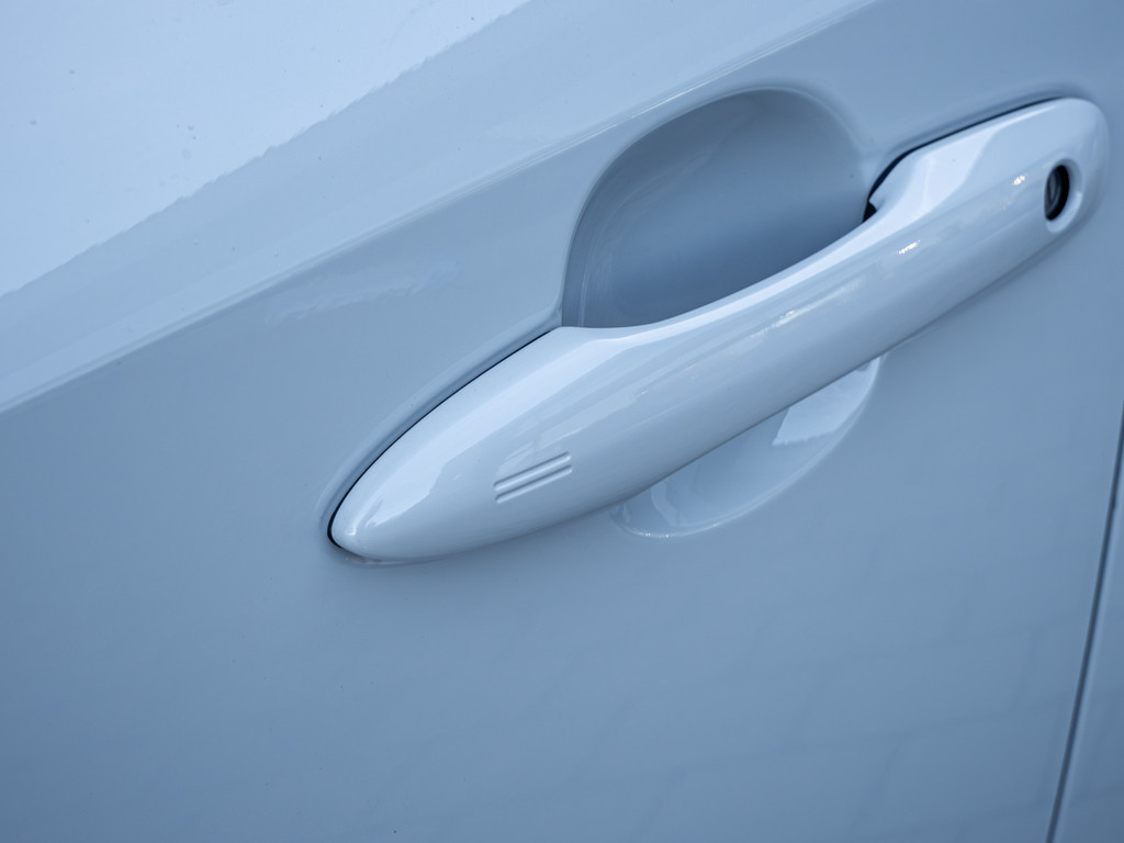 Fahrzeugansicht TOYOTA Corolla Touring Sports 2.0 Hybrid Teamplayer - Bild 2