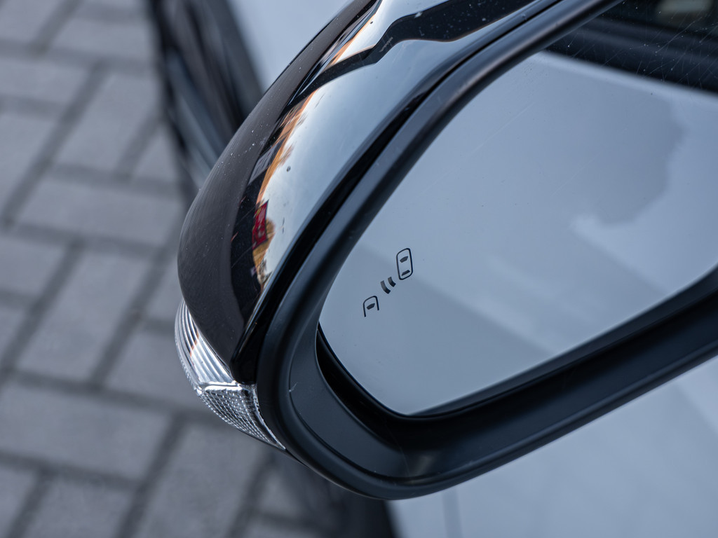 Fahrzeugansicht TOYOTA Corolla Touring Sports 2.0 Hybrid Teamplayer - Bild 3