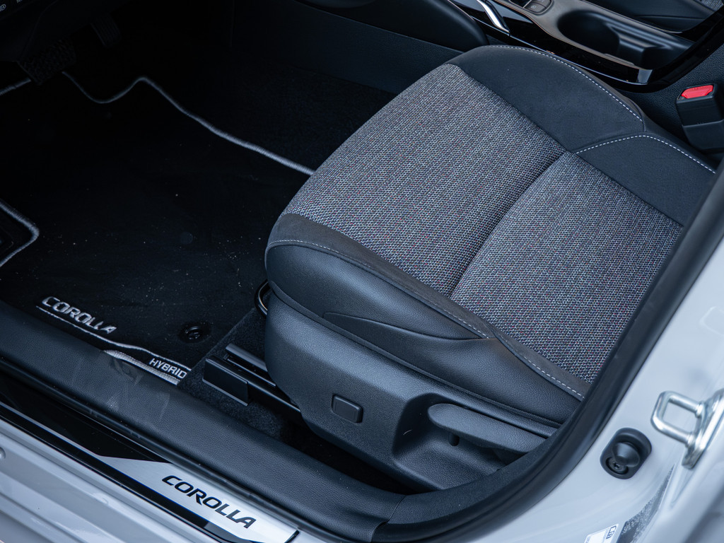 Fahrzeugansicht TOYOTA Corolla Touring Sports 2.0 Hybrid Teamplayer - Bild 36