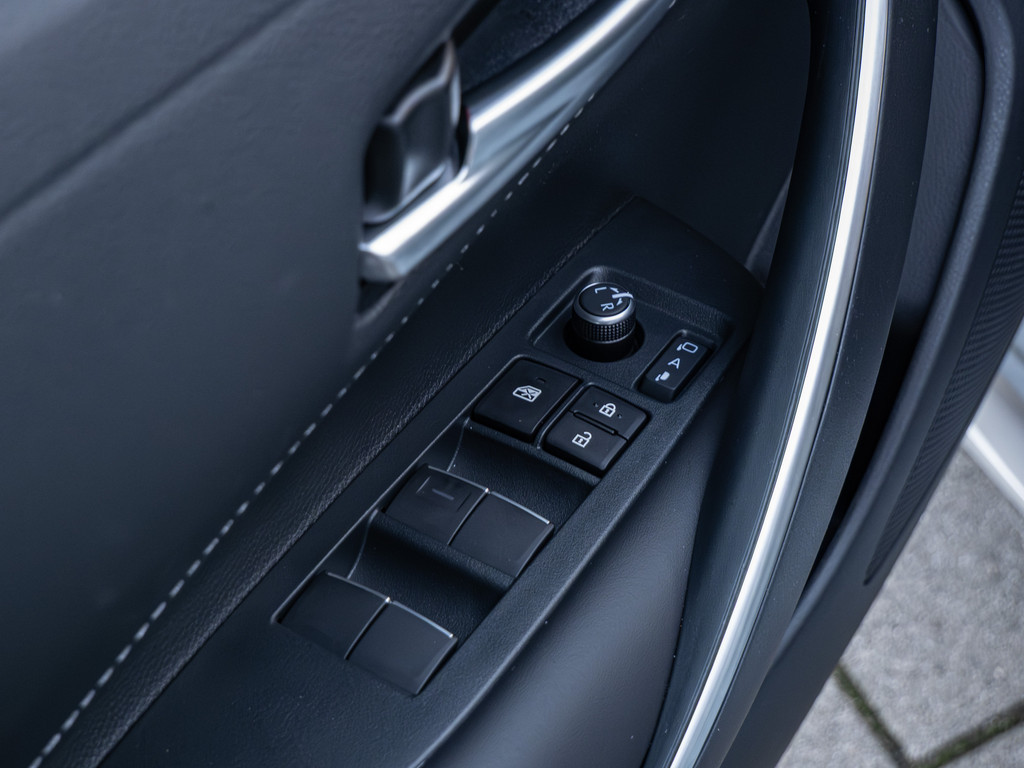 Fahrzeugansicht TOYOTA Corolla Touring Sports 2.0 Hybrid Teamplayer - Bild 38