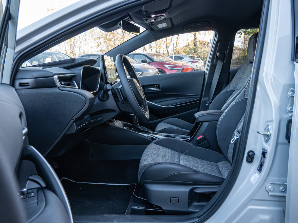 Fahrzeugansicht TOYOTA Corolla Touring Sports 2.0 Hybrid Teamplayer - Bild 4