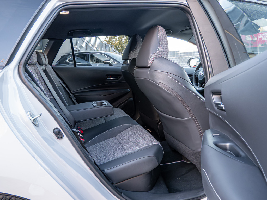 Fahrzeugansicht TOYOTA Corolla Touring Sports 2.0 Hybrid Teamplayer - Bild 6