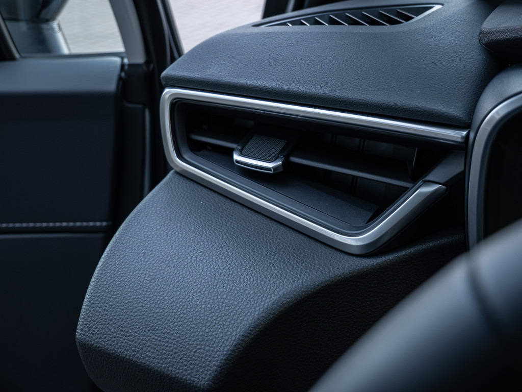 Fahrzeugansicht TOYOTA Corolla Touring Sports 2.0 Hybrid Teamplayer - Bild 32