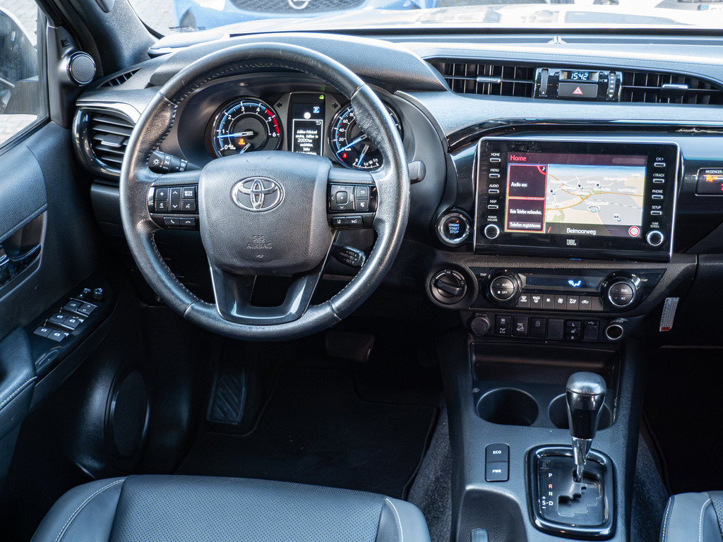 Fahrzeugansicht TOYOTA Hilux 2.8 Double Cab Invincible 4x4 - Bild 7