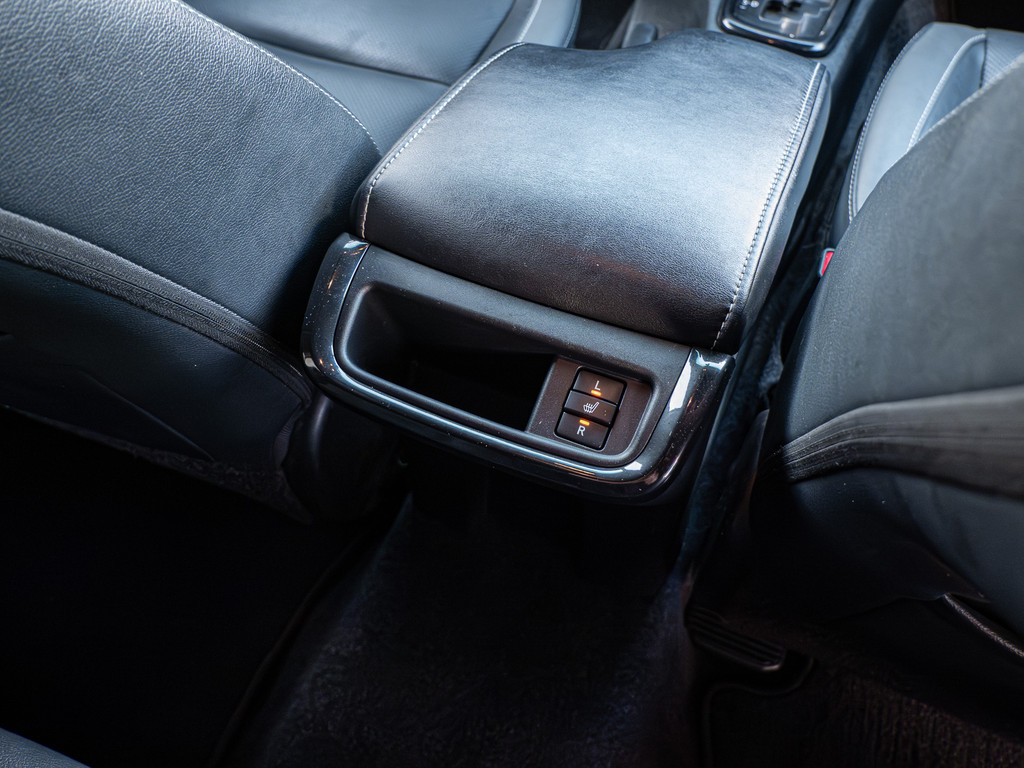 Fahrzeugansicht TOYOTA Hilux 2.8 Double Cab Invincible 4x4 - Bild 9