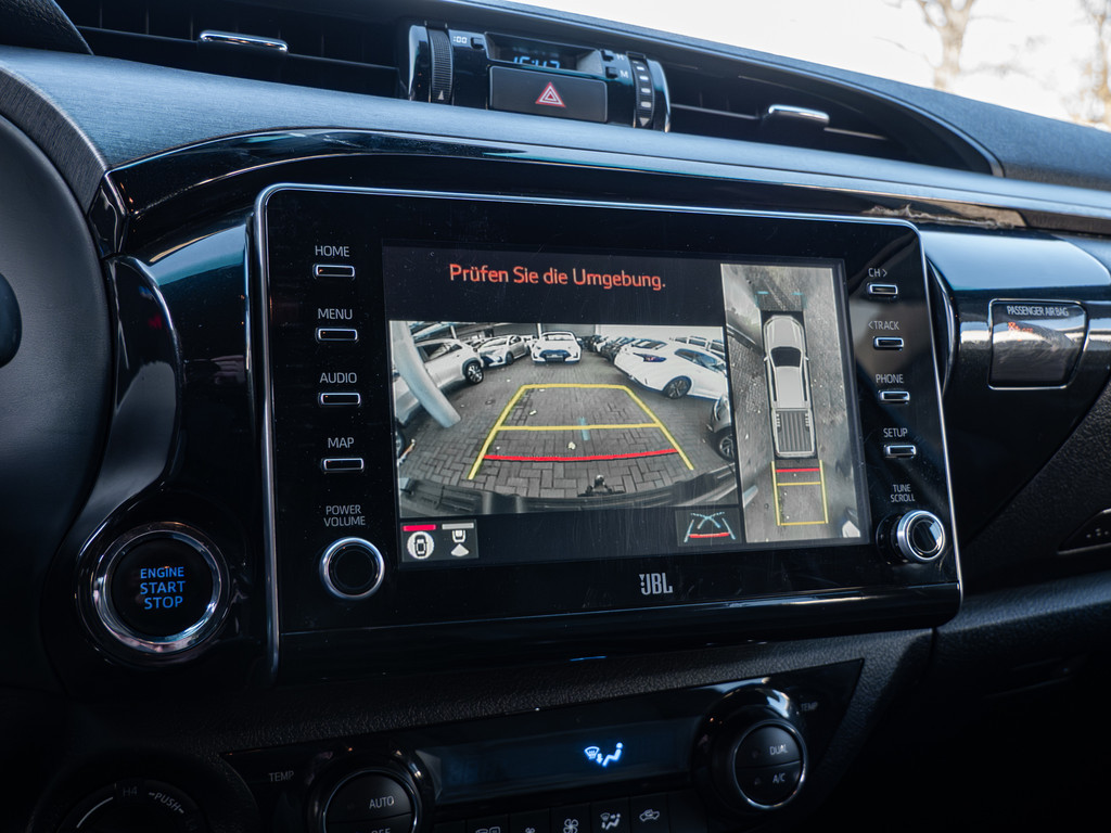 Fahrzeugansicht TOYOTA Hilux 2.8 Double Cab Invincible 4x4 - Bild 19