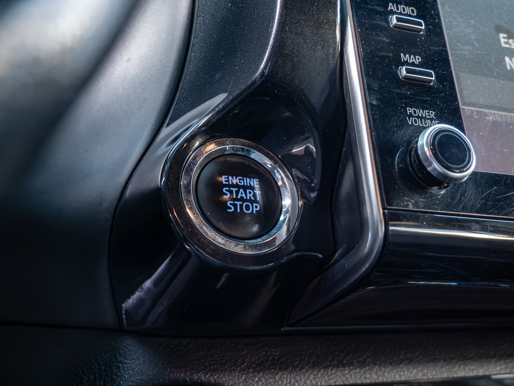 Fahrzeugansicht TOYOTA Hilux 2.8 Double Cab Invincible 4x4 - Bild 24