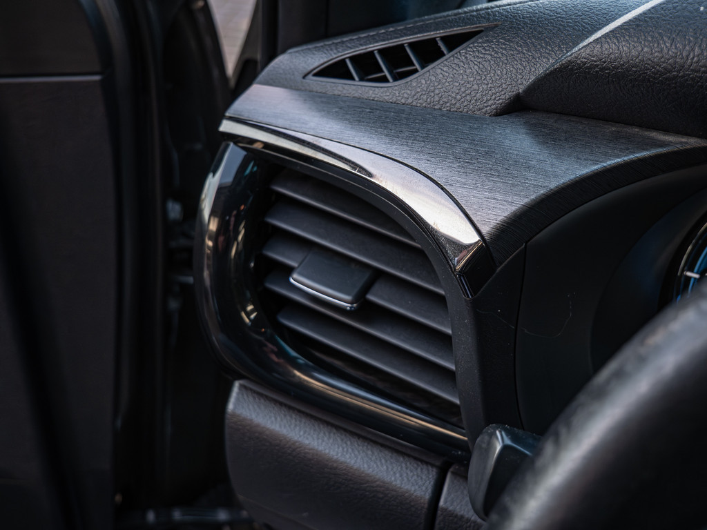 Fahrzeugansicht TOYOTA Hilux 2.8 Double Cab Invincible 4x4 - Bild 37