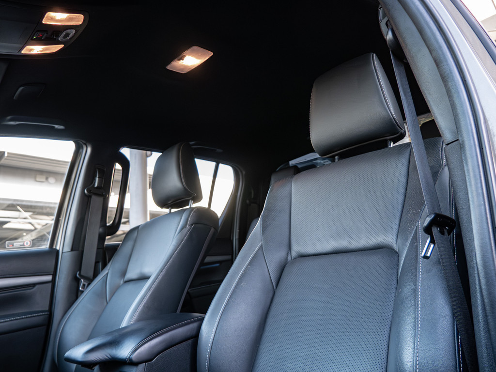 Fahrzeugansicht TOYOTA Hilux 2.8 Double Cab Invincible 4x4 - Bild 41