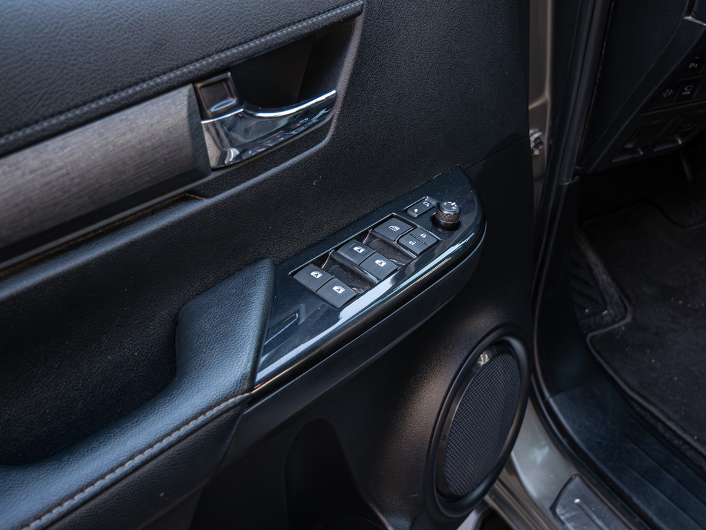 Fahrzeugansicht TOYOTA Hilux 2.8 Double Cab Invincible 4x4 - Bild 42