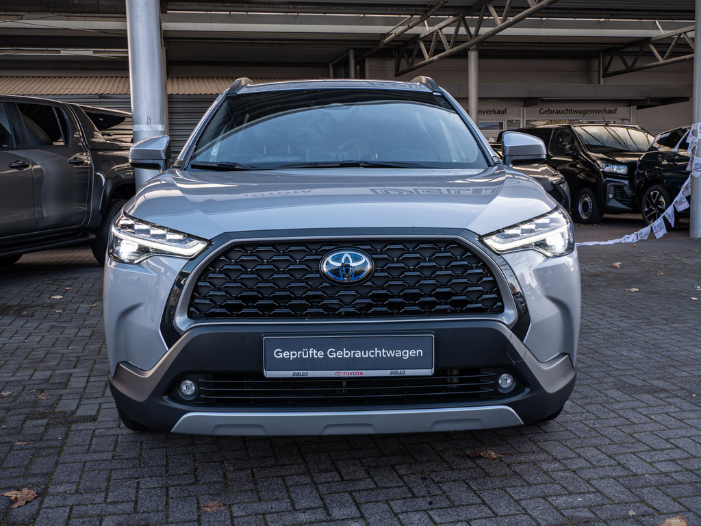 Fahrzeugansicht TOYOTA Corolla Cross 2.0 VVT-i Hybrid Team Deutschland - Bild 12