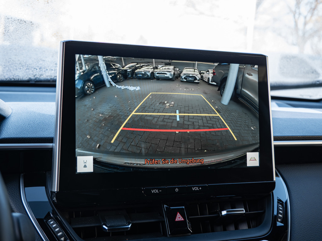 Fahrzeugansicht TOYOTA Corolla Cross 2.0 VVT-i Hybrid Team Deutschland - Bild 15