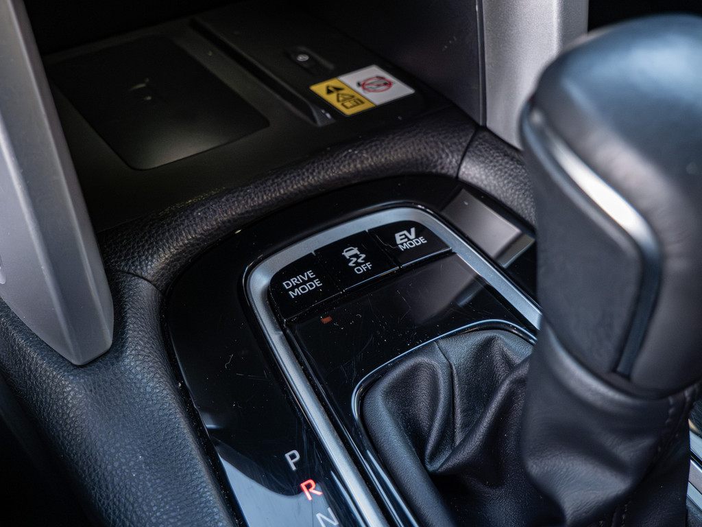 Fahrzeugansicht TOYOTA Corolla Cross 2.0 VVT-i Hybrid Team Deutschland - Bild 19