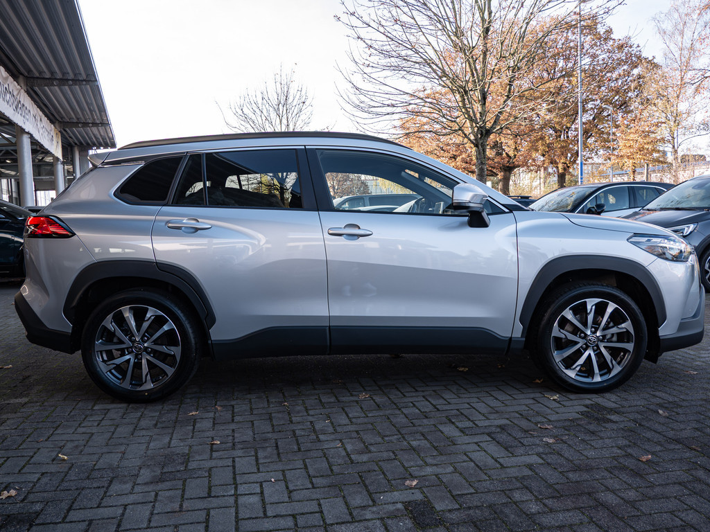 Fahrzeugansicht TOYOTA Corolla Cross 2.0 VVT-i Hybrid Team Deutschland - Bild 34