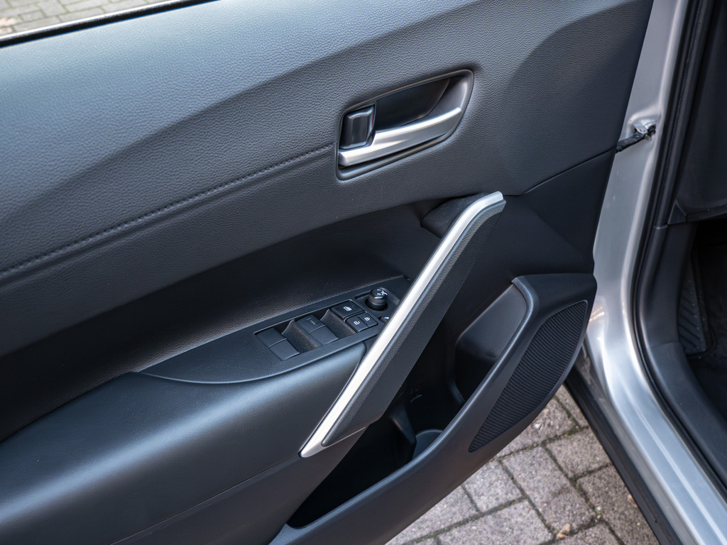 Fahrzeugansicht TOYOTA Corolla Cross 2.0 VVT-i Hybrid Team Deutschland - Bild 37