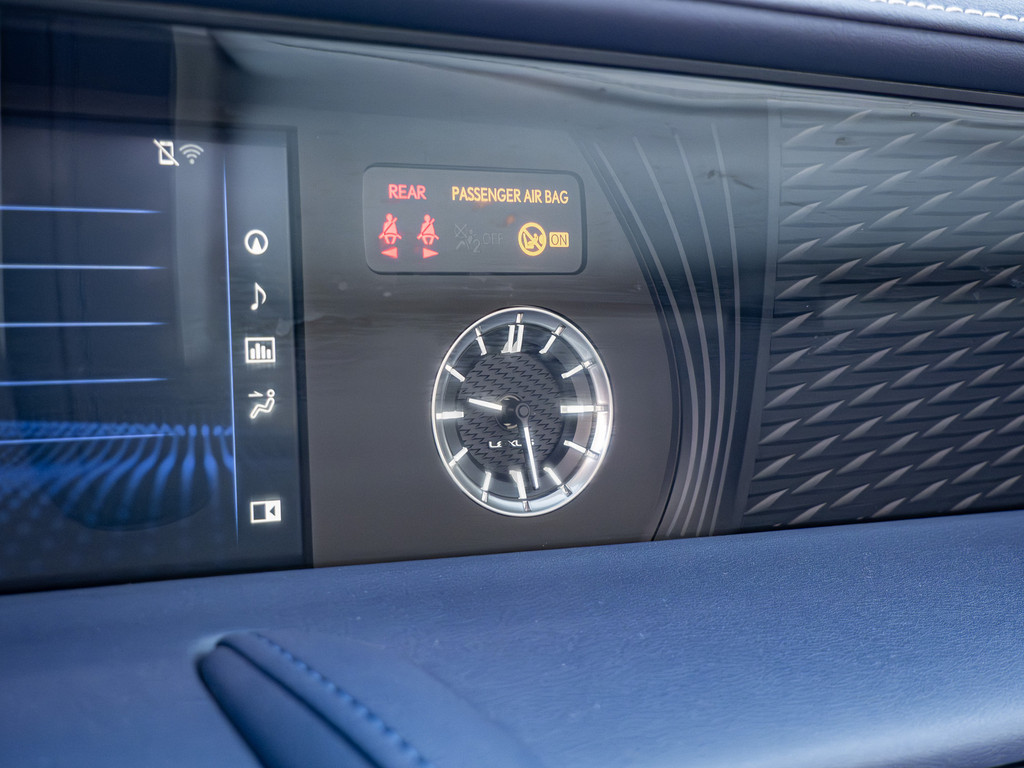 Fahrzeugansicht LEXUS LC 500 Cabrio Bespoke Build - Bild 19